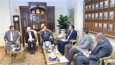  محافظ أسيوط يلتقي بوفد برنامج التنمية المحلية لمتابعة برنامج تنمية صعيد مصر