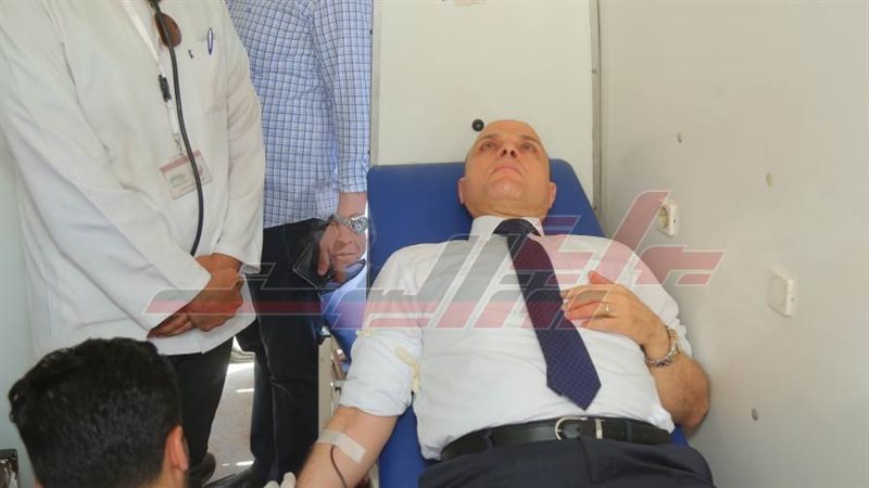 محافظ كفرالشيخ يتبرع