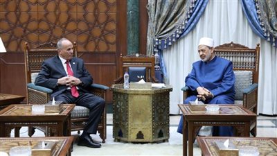رئيس قضايا الدولة ووفد مرافق يهنئ شيخ الأزهر بمناسبة حلول المولد النبوي 