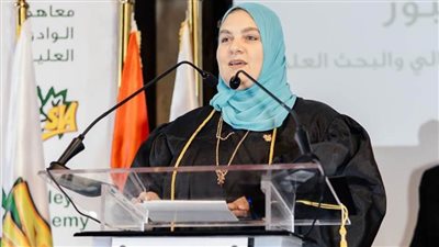 معاهد الوادي العليا بالعبور تحتفل بتخريج دفعة جديدة من طلابها وتستعد لاستقبال العام الدراسي الجديد