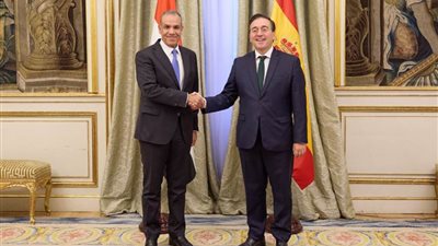 وزير الخارجية يعرب عن تقديره للعلاقات التاريخية مع إسبانيا ويثمن موقفها الداعم للقضية الفلسطينية