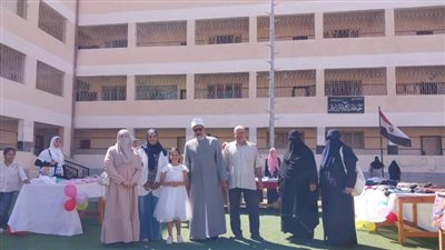 رئيس مطروح الأزهرية يفتتح المعرض الخيري «عطاء وامتنان» بمركز فتيات مطروح للنشاط الصيفي