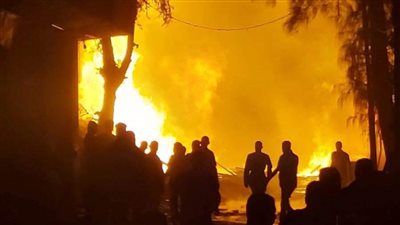 حريق هائل بمخزن أخشاب في بلبيس.. والحماية المدنية تنجح إنهاء الأزمة