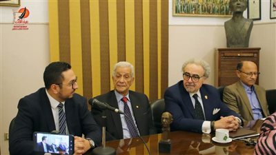 فوز الشاعر محمد الشهاوي والمغربي عبدالكريم الطبال بجائزة أحمد شوقي الدولية للإبداع