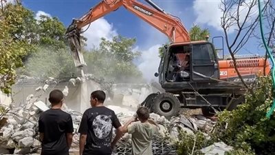 الاحتلال يجبر مواطنا على هدم منزله في بيت صفافا بالقدس