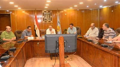 محافظ أسيوط يعقد اجتماعا لإطلاق المبادرة الرئاسية 