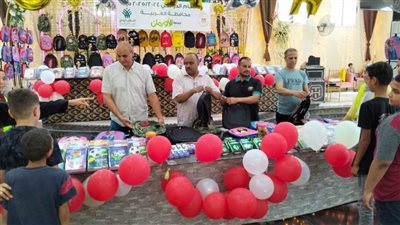 بالصور.. توزيع 500 شنطة للطلاب الأولى بالرعاية في الغربية