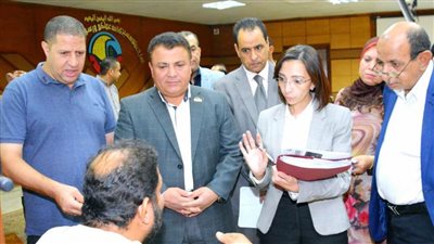 محافظ البحيرة تواصل لقاء خدمة المواطنين الأسبوعي وتلتقي 18 مواطنًا لبحث مشاكلهم