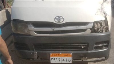 إصابة 10 أشخاص في حادث انقلاب سيارة ميكروباص بأسيوط 