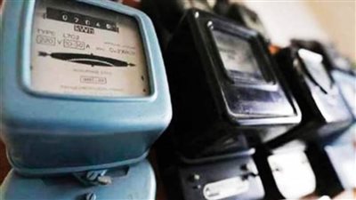 قرار عاجل.. فرض غرامات تأخير على أصحاب عدادات الكهرباء القديمة