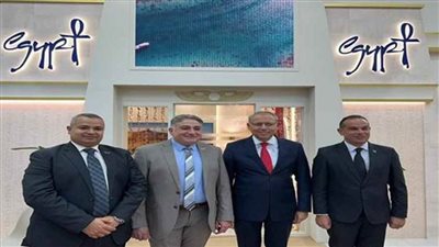 السفير المصري في موسكو يتفقد معرض ليسور leisure السياحي