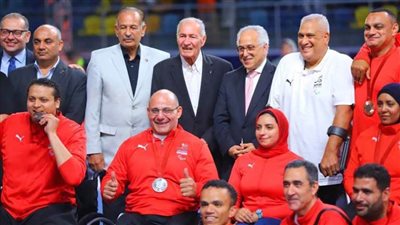 الدكتور حسن مصطفى يكرم أبطال الدورة البارالمبية 
