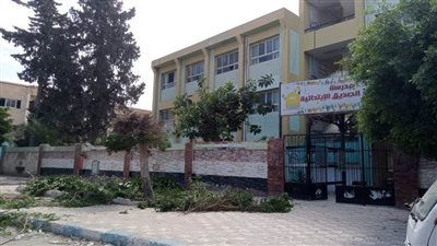مرسى مطروح.. تكثيف أعمال النظافة والتجميل ورفع الإشغالات بمحيط المدارس قبل انطلاق العام الدراسي 