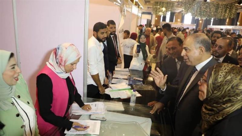 محافظ المنيا يفتتح