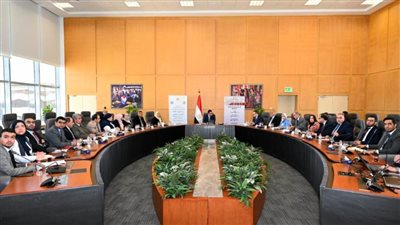 وزير الإسكان يتابع العمل بقطاع التخطيط والمشروعات بهيئة المجتمعات العمرانية الجديدة