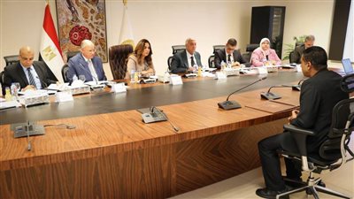 وزيرة التنمية المحلية تترأس لجنة اختيار المتقدمين على بعض الوظائف القيادية