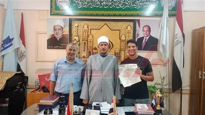 رئيس منطقة كفر الشيخ الأزهرية يكرم أول الجمهورية بالتنس 