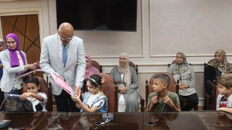 توزيع شنط مدارس على