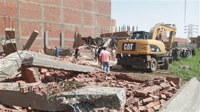 إزالة 32 حالة تعدٍّ على أراضٍ زراعية وأملاك دولة بمراكز القوصية وأبو تيج والبداري