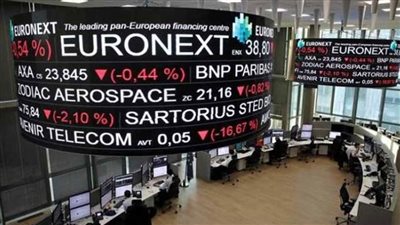 معظم مؤشرات الأسواق الأوروبية تتشح باللون الأحمر في مستهل التعاملات بعد قرارات 