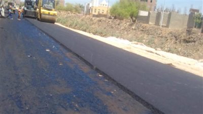  محافظ أسيوط: متابعة أعمال رصف الطرق وإنشاء مطب صناعي بفزارة في القوصية