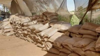 ضبط شخص تعدى على أرض لإنشاء مصنع لإنتاج المخصبات الزراعية مجهولة المصدر بالجيزة