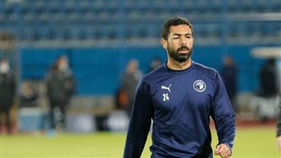 الجوكر أحمد فتحي يعلق حذاءه بعد رحلة عطاء مشرفة في الكرة المصرية