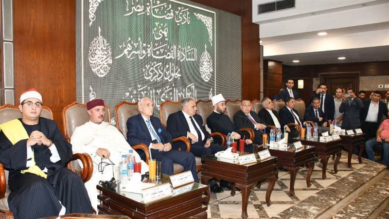 وزير الأوقاف خلال