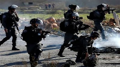 الاحتلال يقتحم 