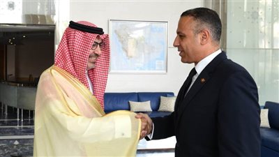 سفير السعودية يستقبل أمين الرئاسة لتهنئته بالعيد الوطني 