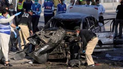 مقتل شرطي وإصابة 3 آخرين في انفجار سيارة بموكب أمني مرافق لسفراء في باكستان