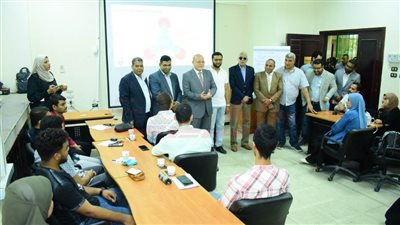 جامعة سوهاج تنظم دورات تدريبية في مجالي التسويق وإدارة الجودة للطلاب