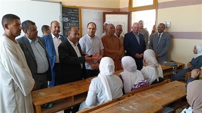 محافظ أسوان يوجه السكرتير العام المساعد بمرافقة وفد شباب تنسيقية الأحزاب