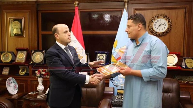 تسليم عقود التقنين