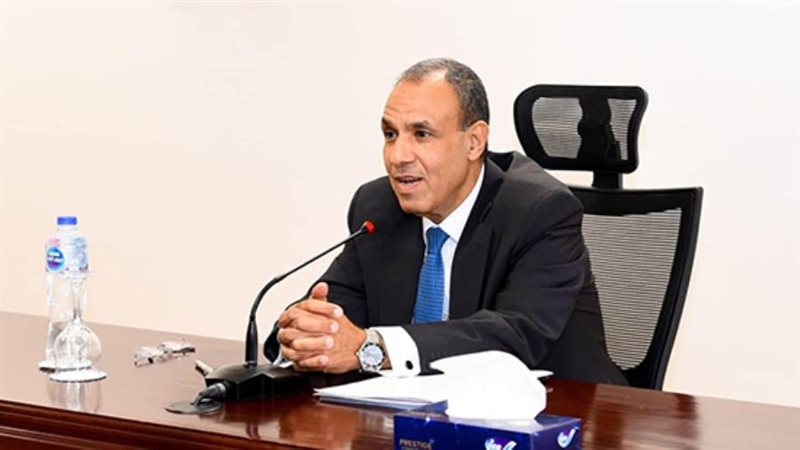 الدكتور بدر عبد العاطي