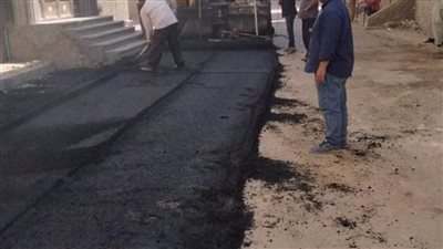 رصف ورفع كفاءة عدد من الشوارع والطرق بمركز بني مزار ضمن الخطة الاستثمارية