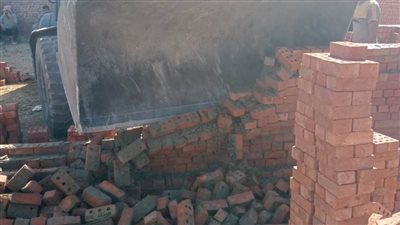 إزالة 9 حالات تعد على أملاك الدولة وأراض زراعية بمساحة 1426 مترا بالبحيرة