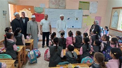 رئيس منطقة سوهاج الأزهرية ومدير عام مكتب رئيس قطاع المعاهد يتفقدان العملية التعليمية