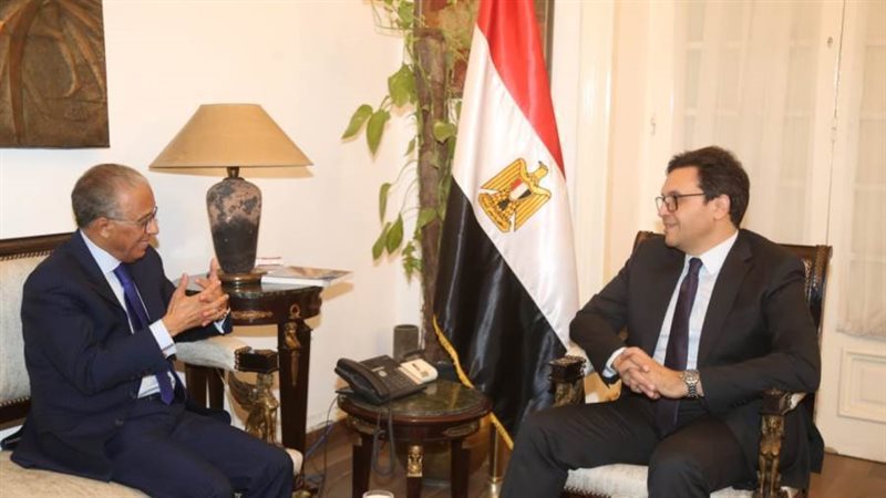 وزير الثقافة يلتقي
