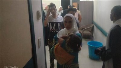 إصابة 25 طالبا وطالبة بطفح جلدي بمدرستين في أسيوط 