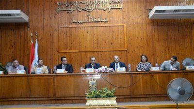  محافظ أسيوط يشهد ختام برنامج تدريبي للعمالة غير المنتظمة بمنظومة النظافة