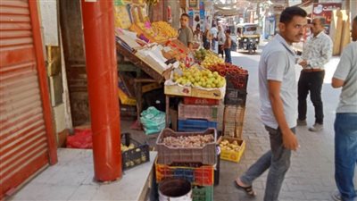 استمرار حملات إزالة الإشغالات وحصر الإعلانات غير المرخصة بشوارع مركز أبوتيج