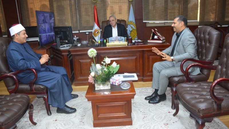 محافظ الغربية خلال