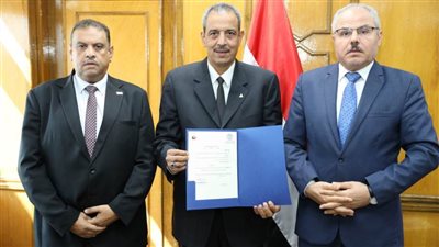 رئيس جامعة قناة السويس يُكلف 