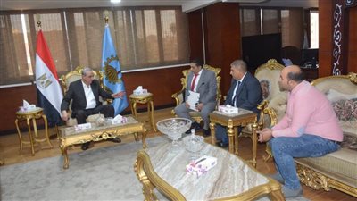 محافظ الغربية يناقش الموقف التنفيذي لمشروعات توصيل الغاز في المراكز