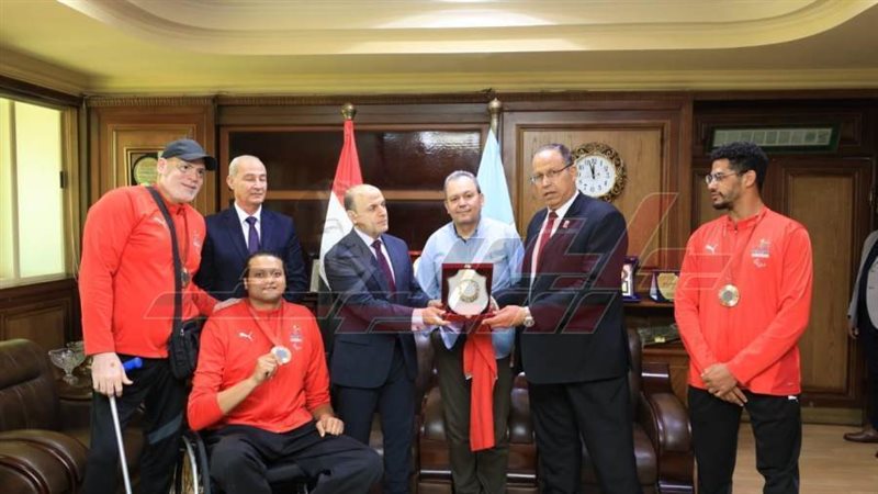 خلال التكريم