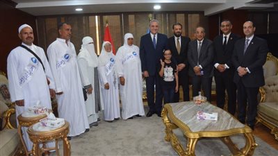 بالصور.. محافظ الغربية يودع العمال الفائزين برحلات عمرة قبل سفرهم للأراضي المقدسة