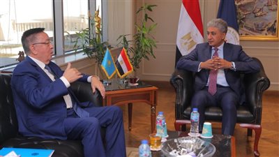 شريف فتحى يلتقي سفير كازاخستان بالقاهرة لبحث تعزيز العلاقات بين البلدين