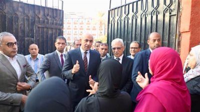 وزير التعليم يتفقد ٦ مدارس بمنطقة حدائق القبة