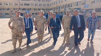 وكيل تعليم البحيرة ومساعد قوات الدفاع الشعبي يتابعان انتظام وانضباط الدراسة بمدارس التأسيس العسكري 